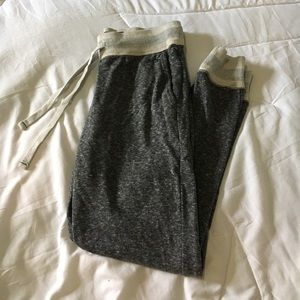 Women’s American Eagle Joggers w/ Pockets